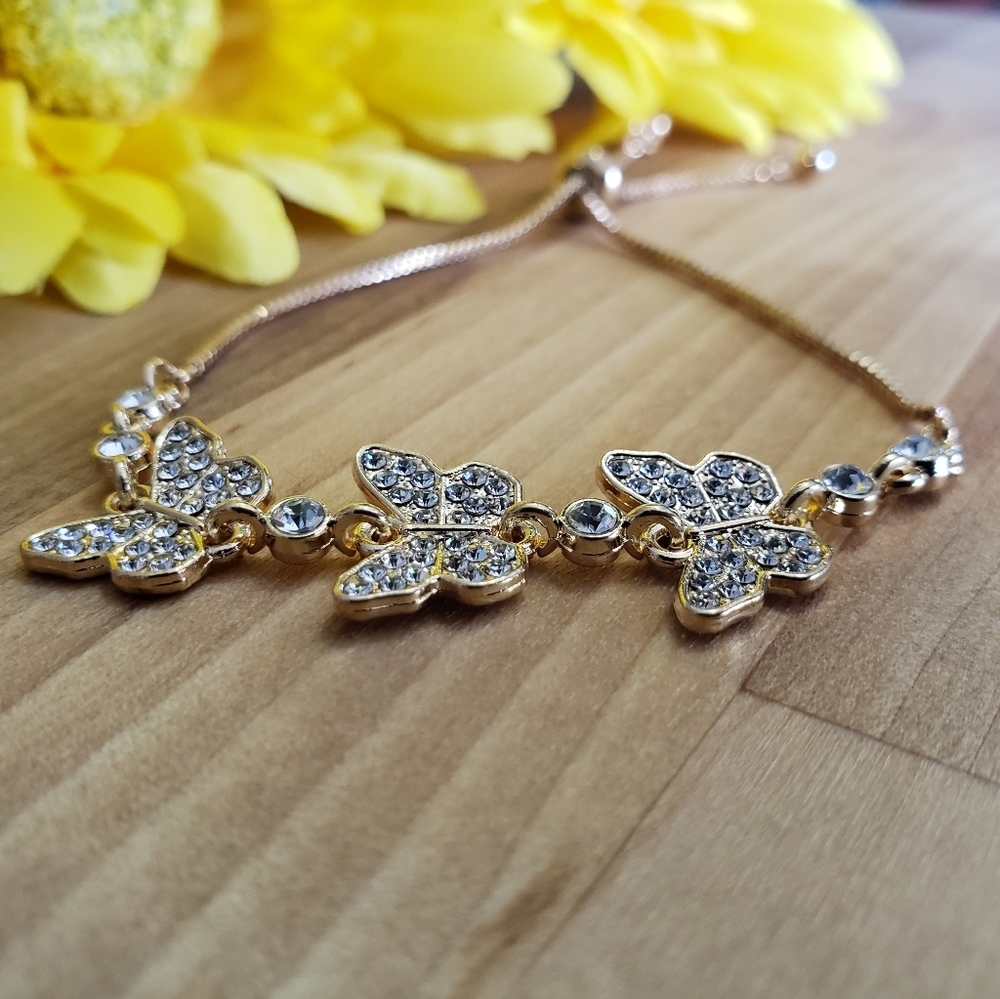 Butterfly Inlaid Shiny Rhinestone Bracelet - Picture 2 of 8